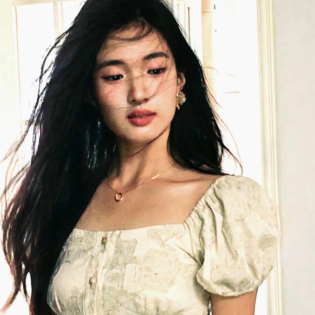 我的同桌是校花